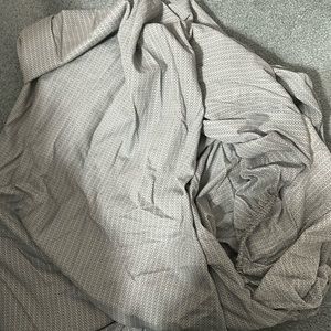 Selling a Twin Fitted Sheet + 4 Pillow Cases